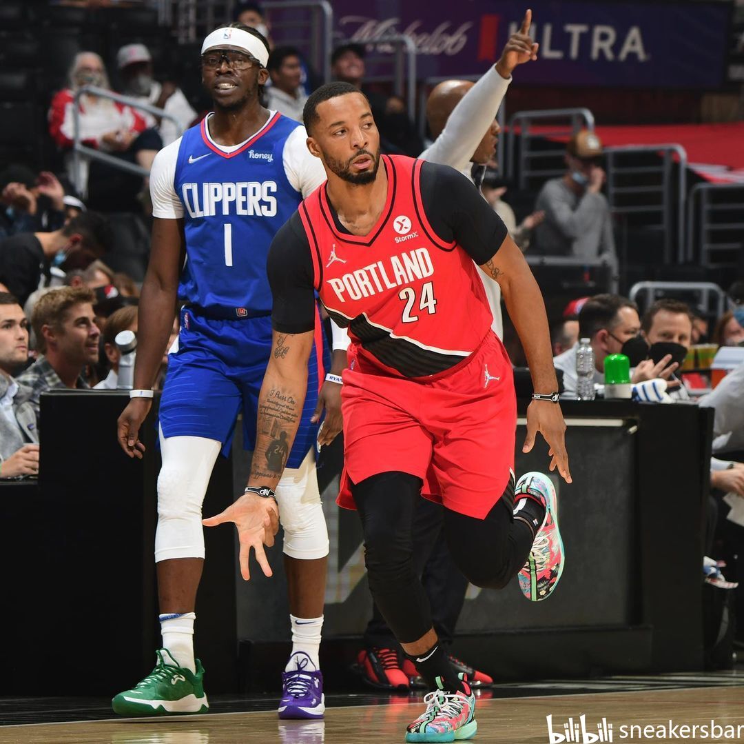 格强调透明 格强调透明