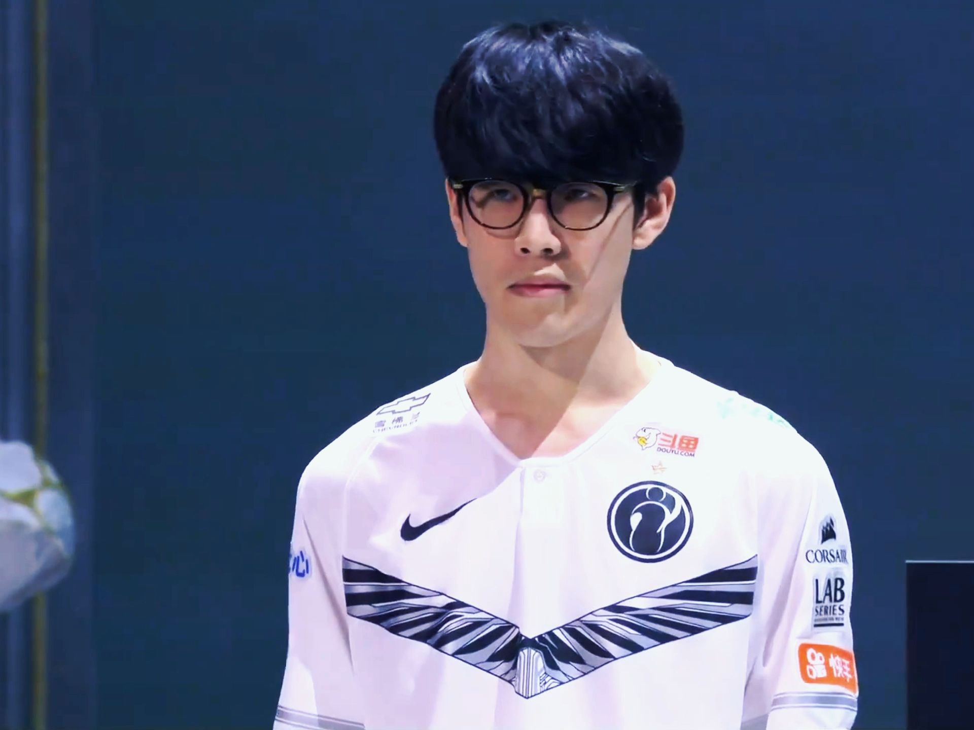 还要看到 还要看到